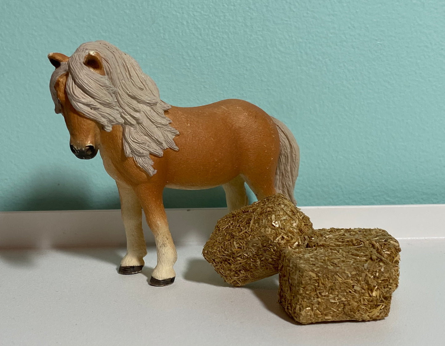 Schleich or Stablemate Model Horse Hay Bales - Set of 2